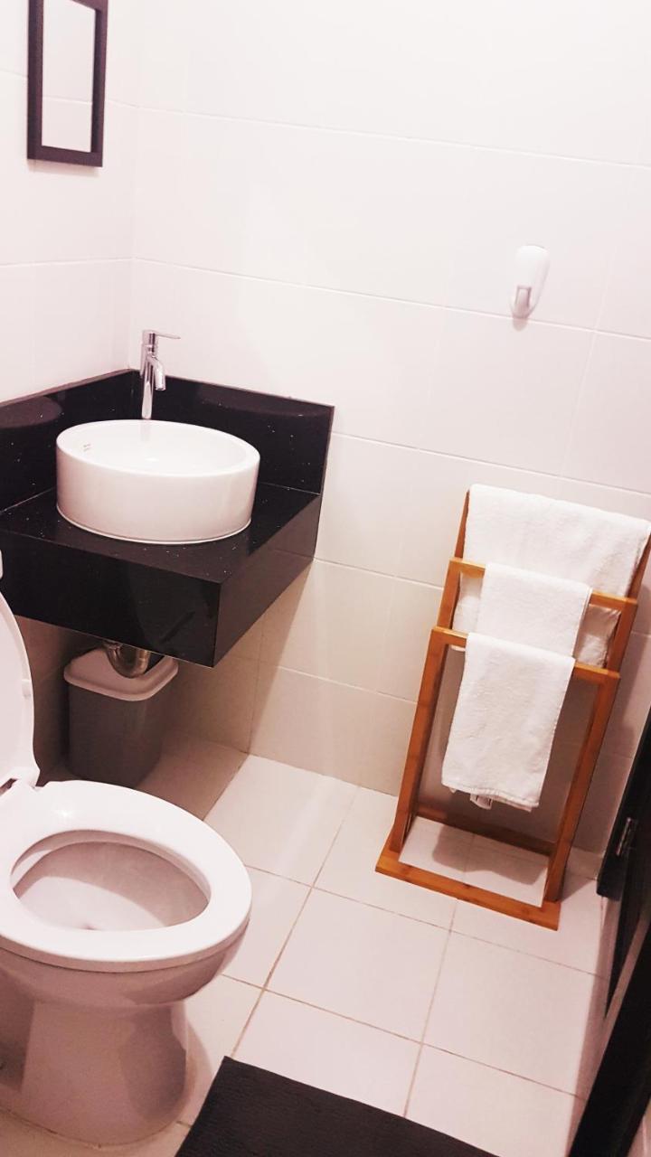 Studio Fully Furnished Manila Esterno foto